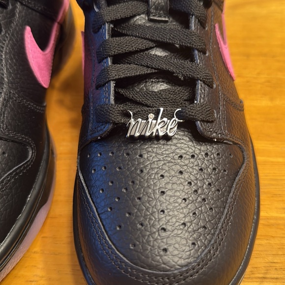 Nike Black & Pink Shoes. New. Women’s 8.5 - Picture 7 of 9
